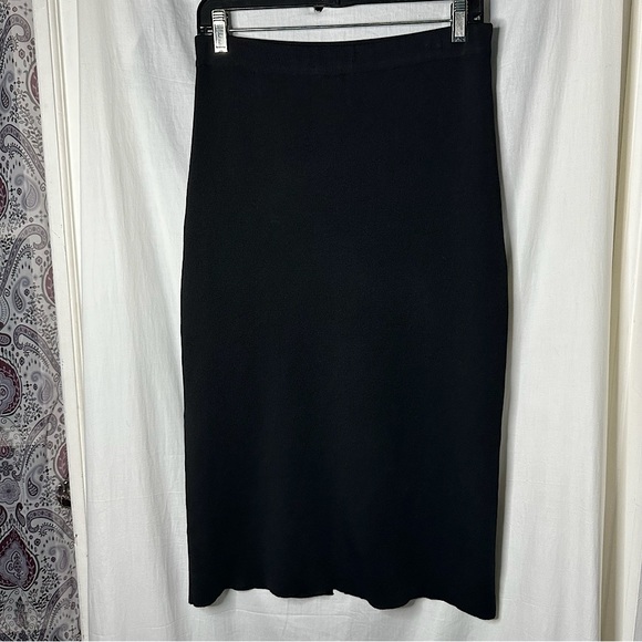 NWT ZARA Stretchy Pull On Black Bodycon Midi Pencil Skirt | Size Medium - Picture 3 of 16